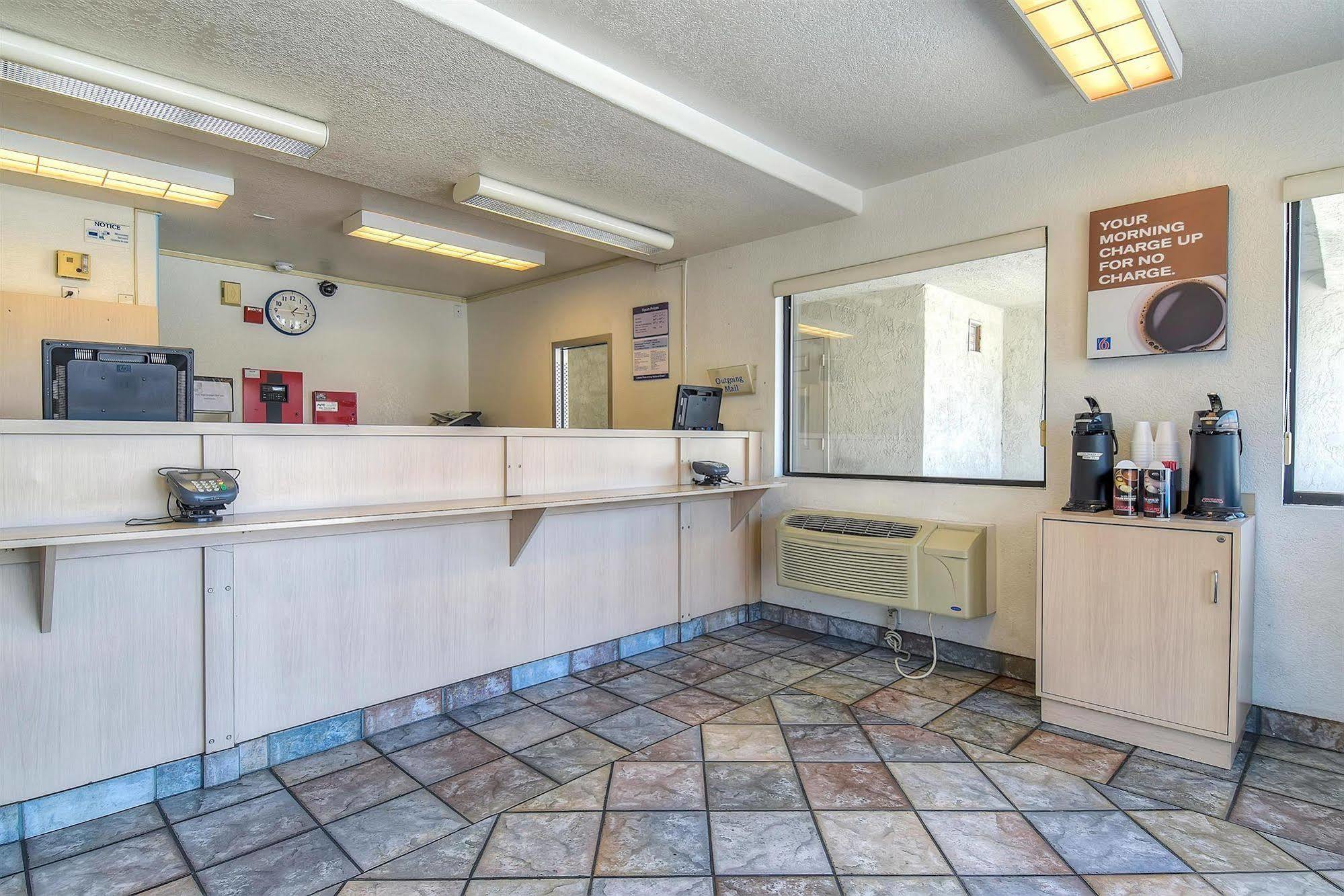 Motel 6 Anaheim Stadium - Orange Εξωτερικό φωτογραφία