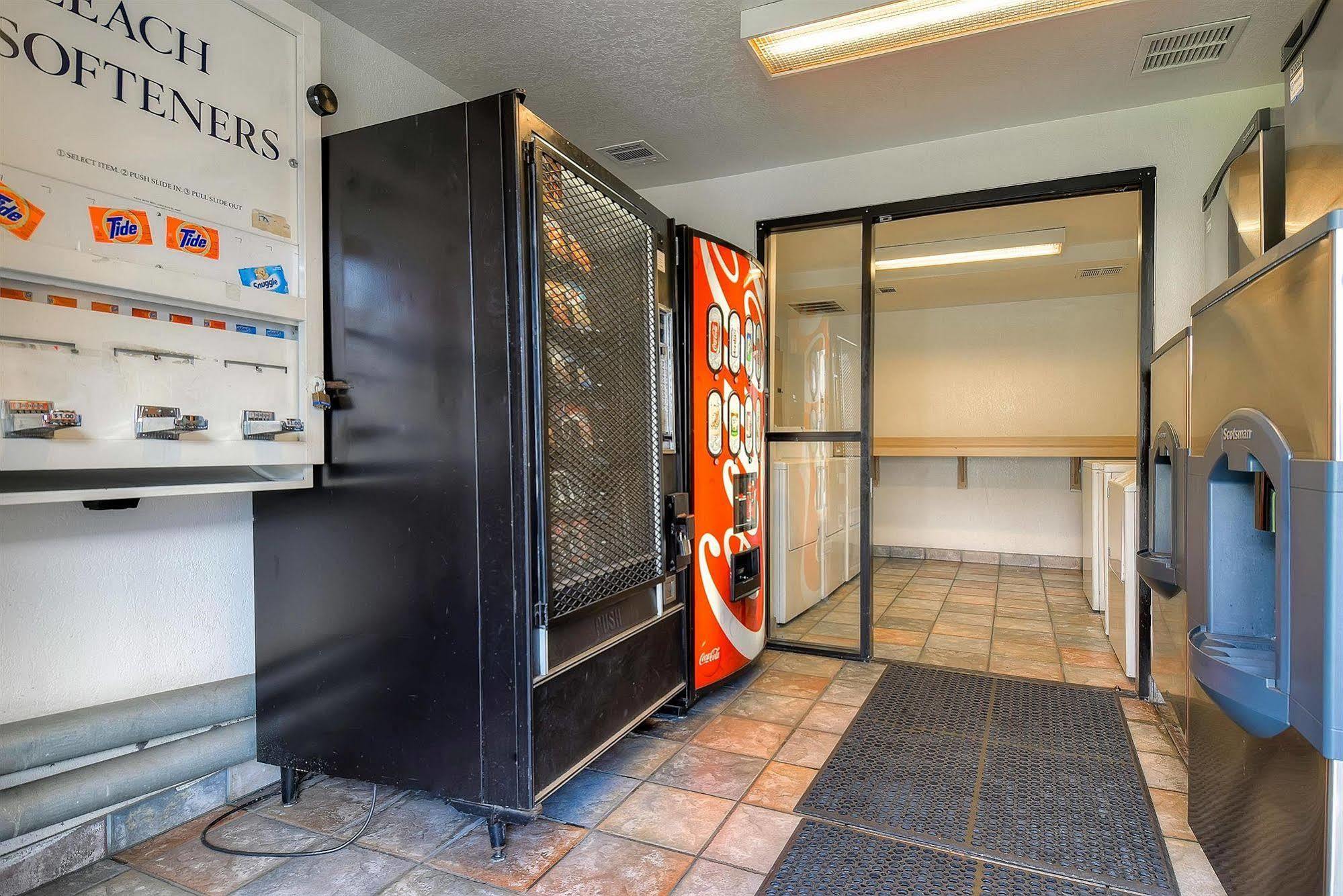 Motel 6 Anaheim Stadium - Orange Εξωτερικό φωτογραφία