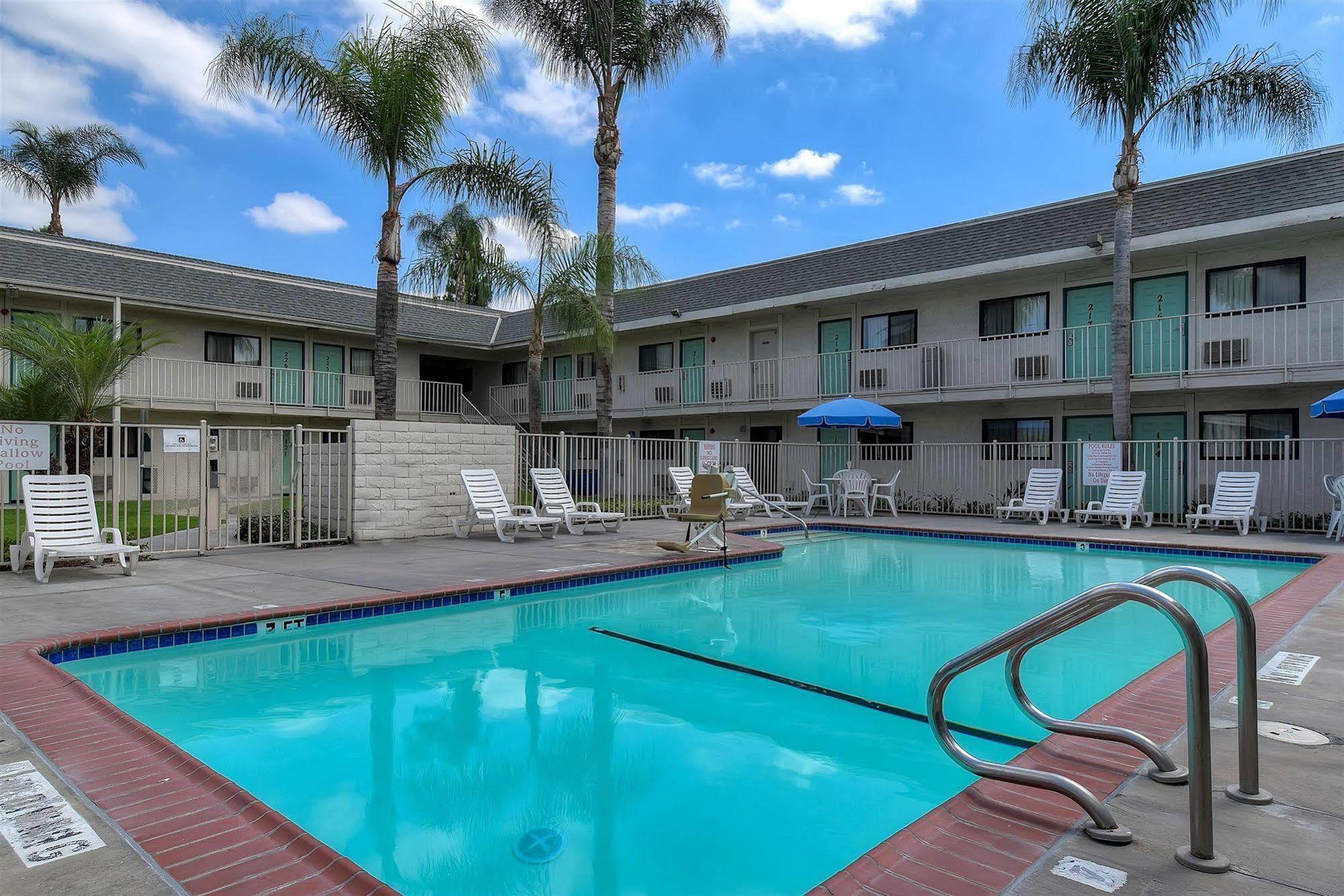 Motel 6 Anaheim Stadium - Orange Εξωτερικό φωτογραφία