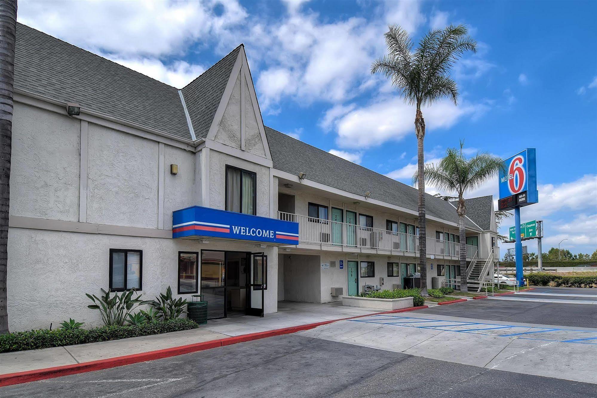 Motel 6 Anaheim Stadium - Orange Εξωτερικό φωτογραφία
