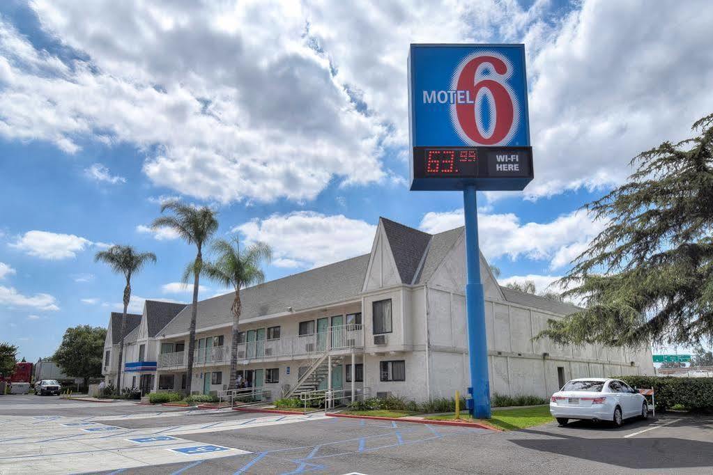Motel 6 Anaheim Stadium - Orange Εξωτερικό φωτογραφία